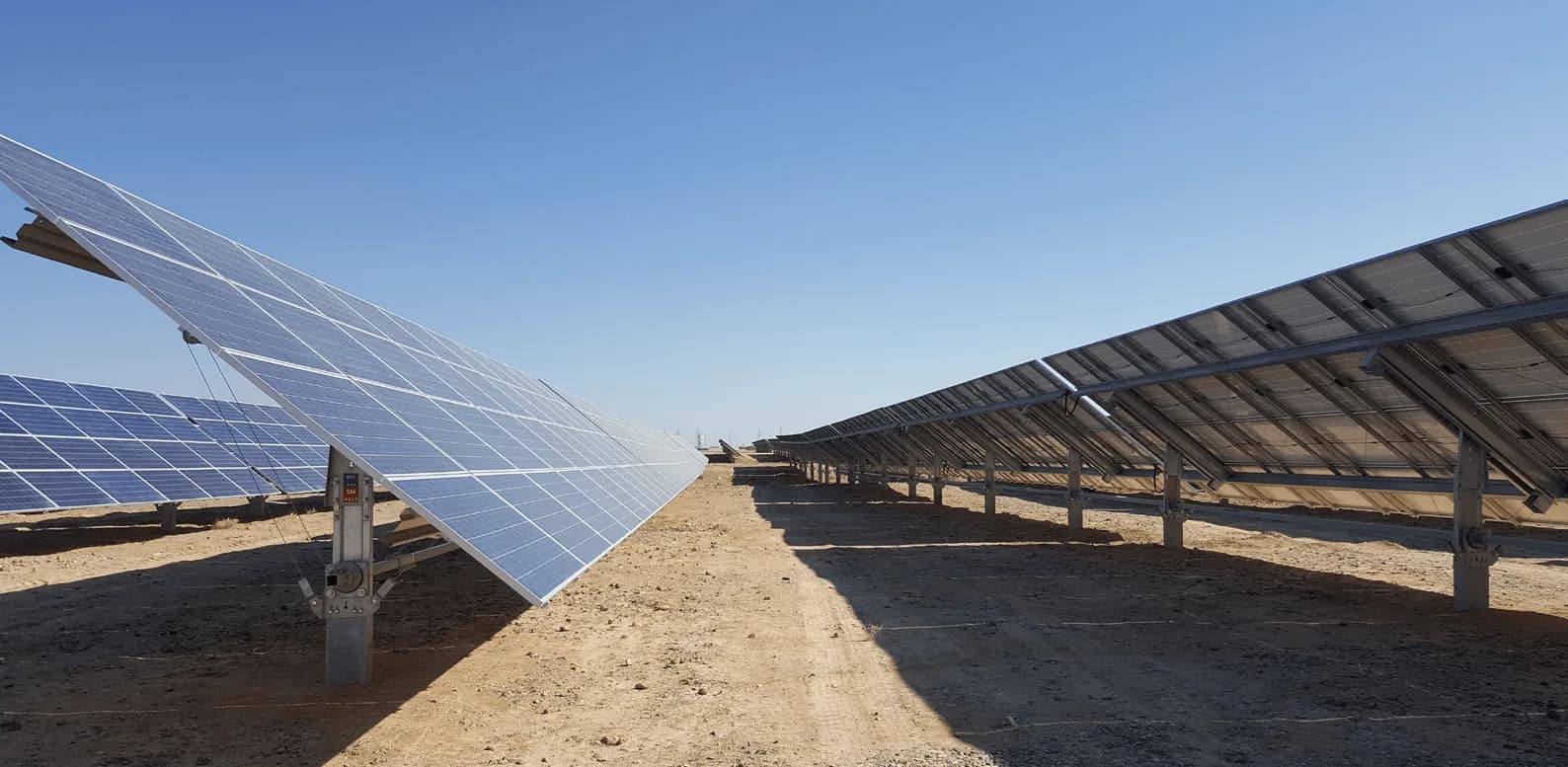 QHSE supervision on utility-scale renewable energy infrastructure